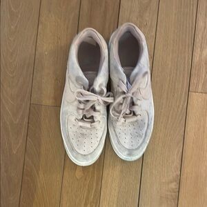 Nike Pink Sneakers Contemporary Design